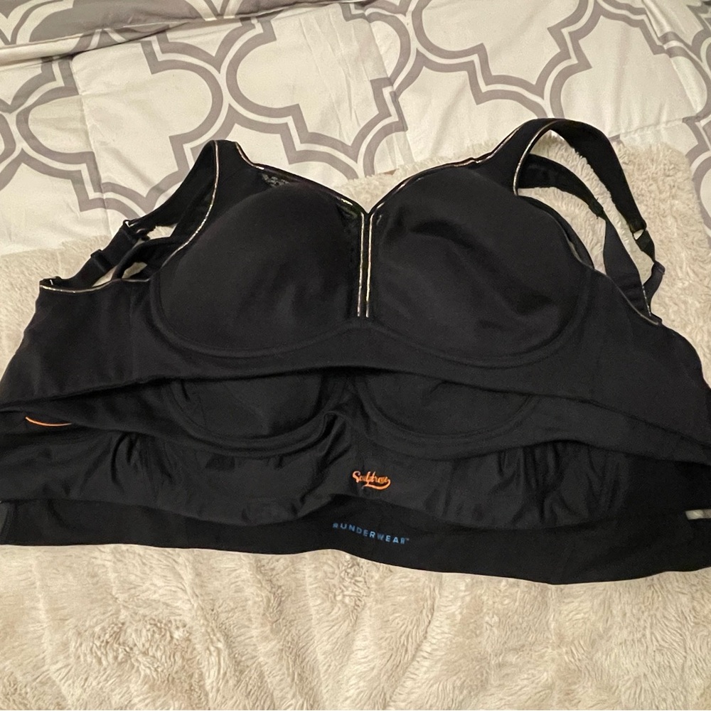 Sports bra